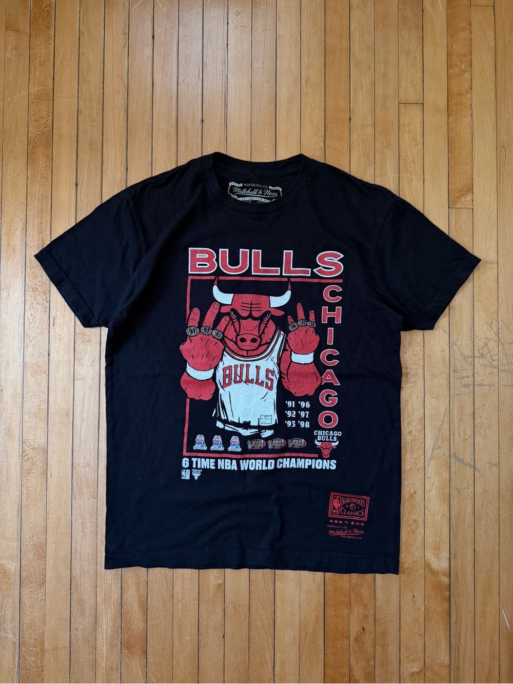 Mitchell & Ness Chicago Bulls 6 Time Champions Hardwood Classics Black Tee Sz. S